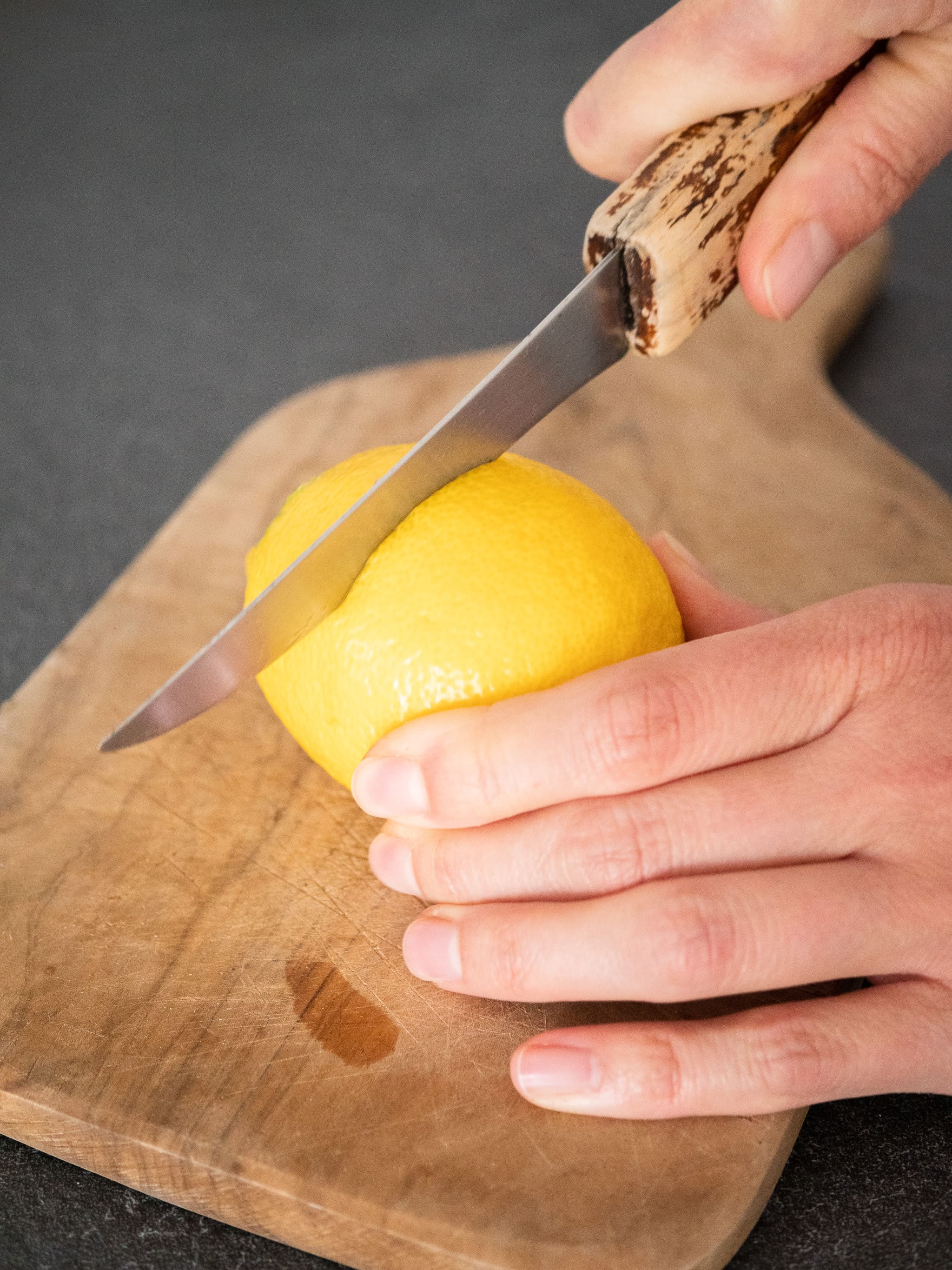 recette houmous etape 2 couper un citron