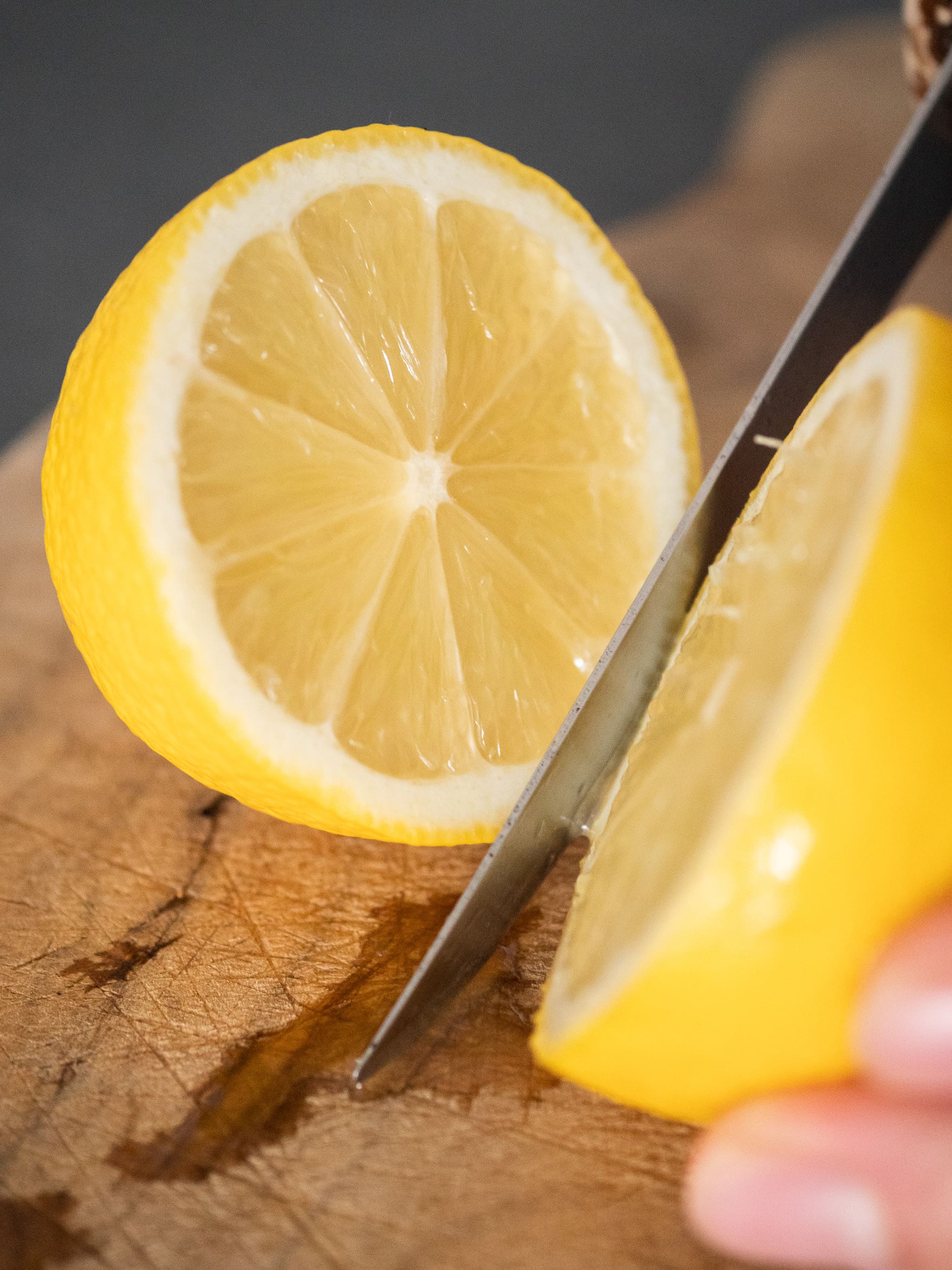 recette houmous etape 3 couper le citron en deux