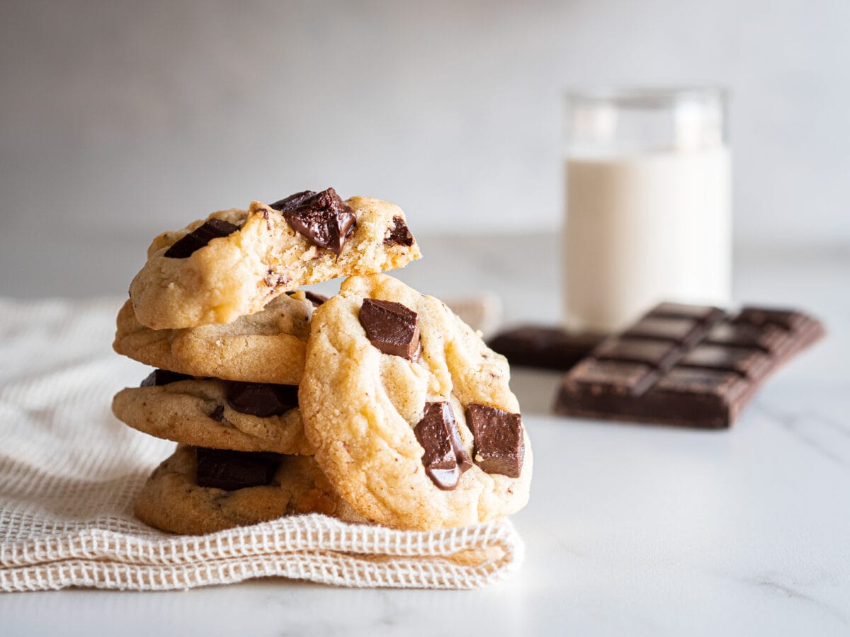 des cookies vegan aux pépites de chocolat à l'américaine, moelleux et croustillants